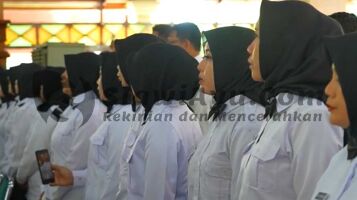 Bupati Tegal Ischak Maulana Rohman Lantik 571 PPPK, Minta ASN Inovatif & Profesional